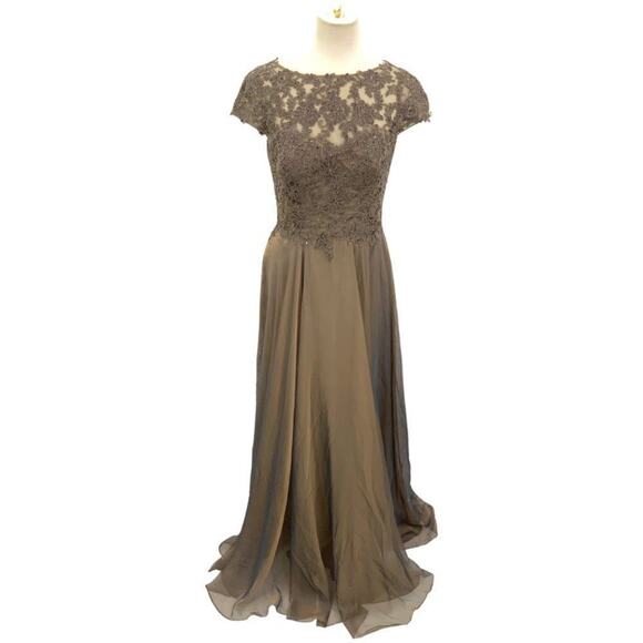 La Femme Cocoa Floral Lace & Satin Metallic Illusion Gown Size 8 NWOT $409 MSRP - Picture 1 of 10